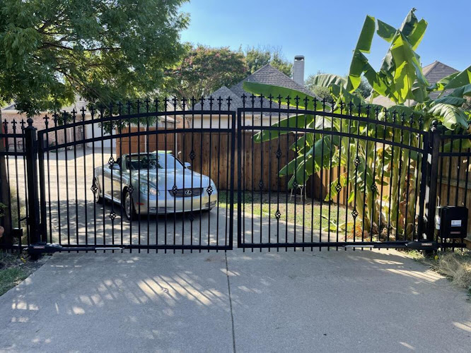 Metro Gate Repair Fence Contractor in Dallas, Texas photo