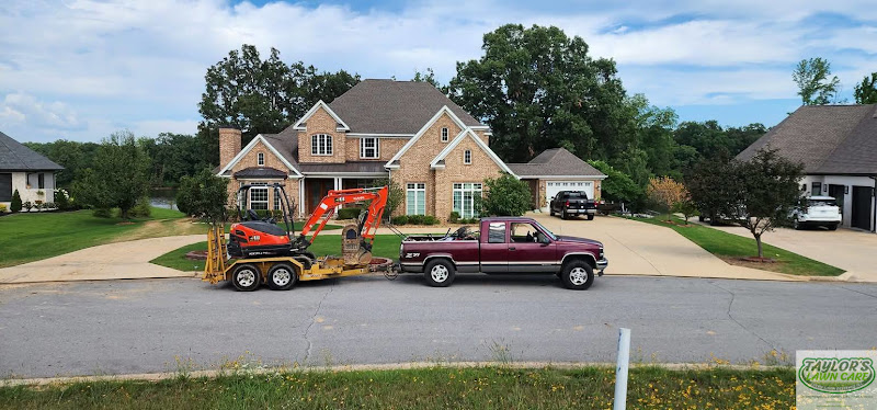 Taylor's Lawn Care & Landscaping Landscaper in Paragould, AR photo
