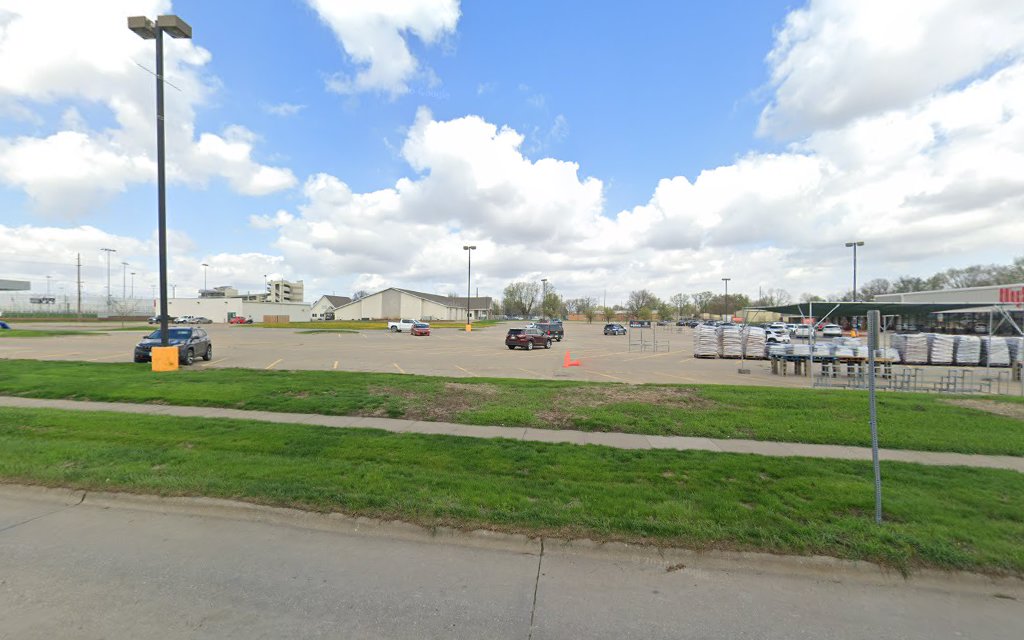 Gallery photo for Hy-Vee Lawn & Garden in Knoxville, IA