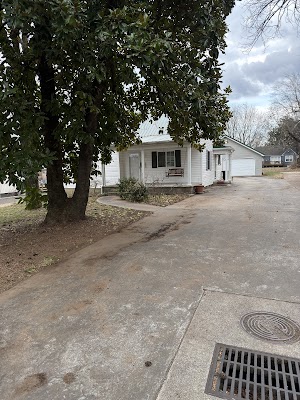 Bone Yard Lawn Service gallery photo