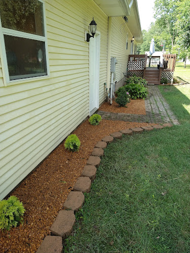 Oakley's Landscaping Landscaper in Paducah, KY photo