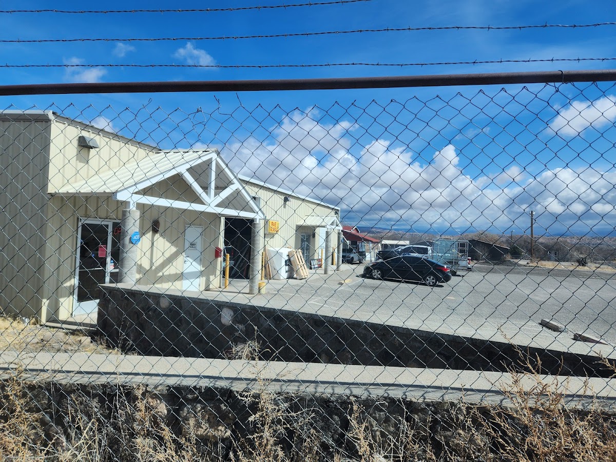 R & E Glass Co Auto Glass Shop in Española, NM photo