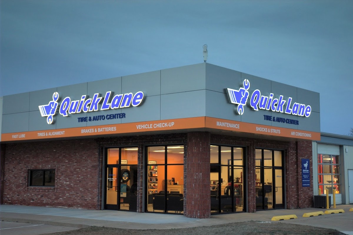 Quick Lane Tire & Auto Center Oil Change Service in Franklin, TN photo