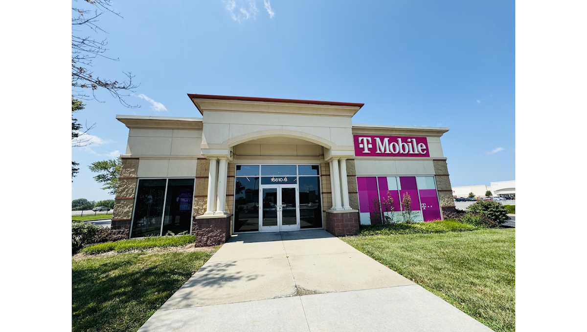 T-Mobile Experience Store Mobile Phone Repair in Puyallup, WA photo