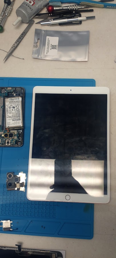 Mr.Fix&Customize Mobile Phone Repair Shop in Johnston, RI photo