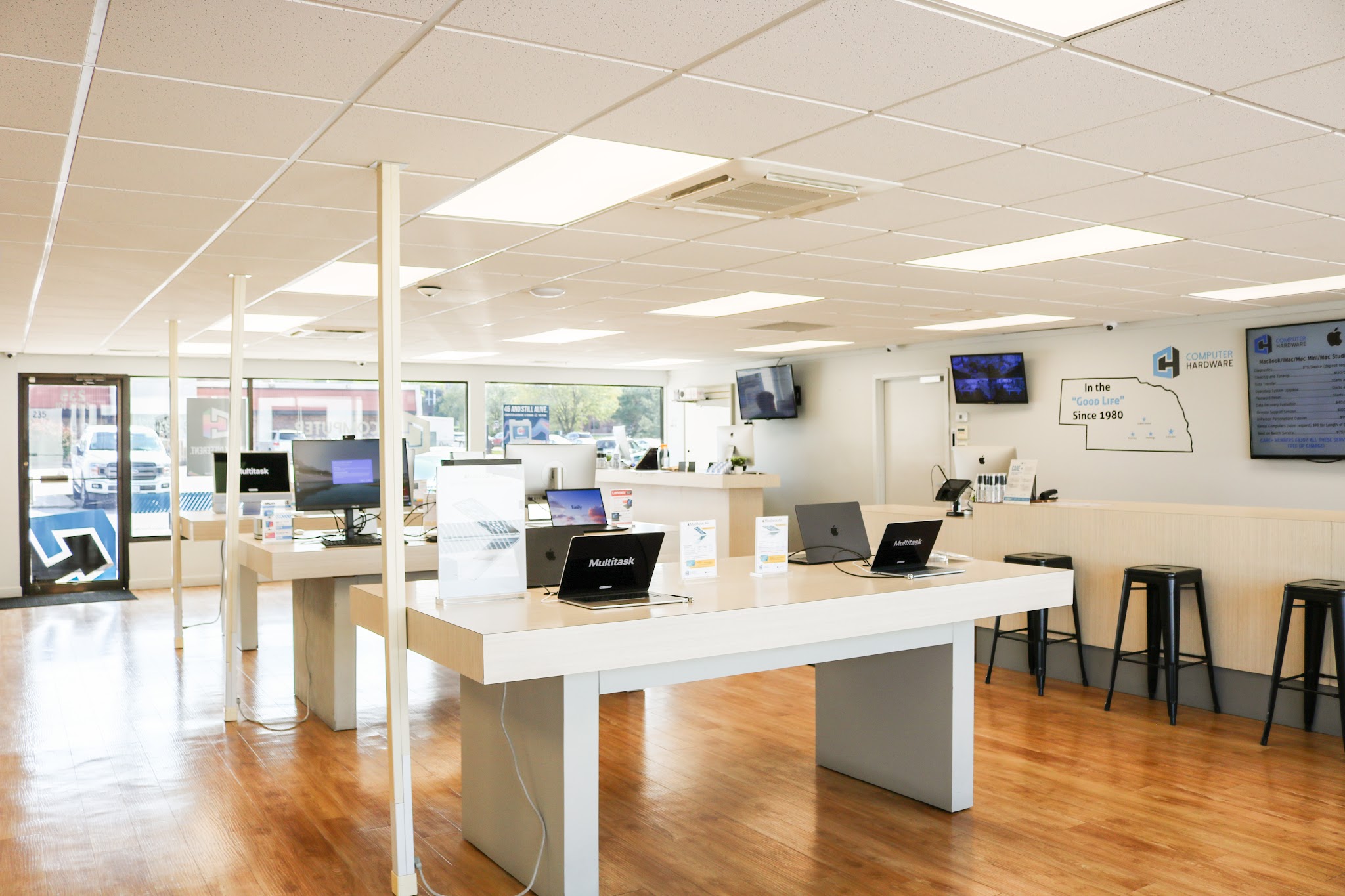 Computer Hardware Inc. - Apple Authorized Service Provider and Premier Partner Mobile Phone Repair Shop in Lincoln, NE photo