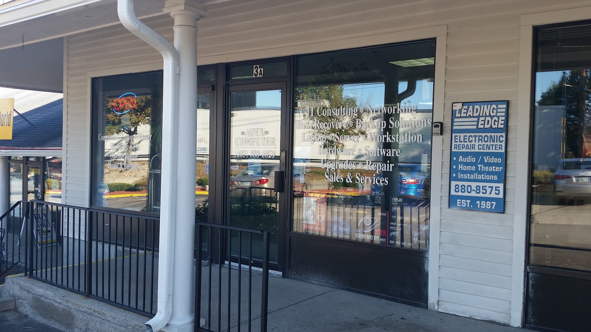 Leading Edge Electronics Electronics Repair Shop in 295 Daniel Webster Hwy #4C, NH photo