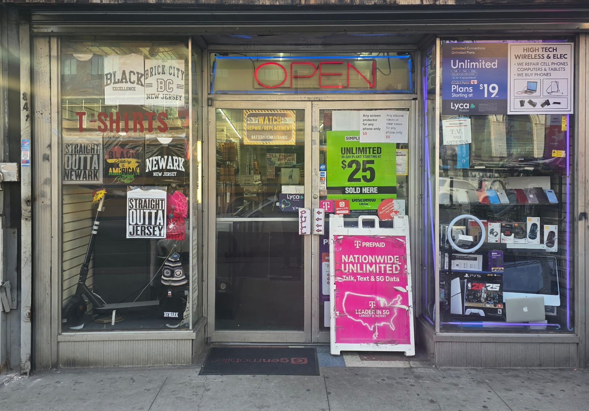 Hi-Tech Mobile Phone Repair Shop in Newark, NJ photo